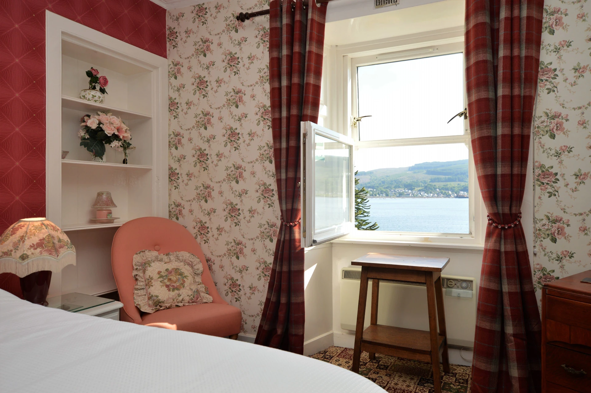 Ardmun House Image 1