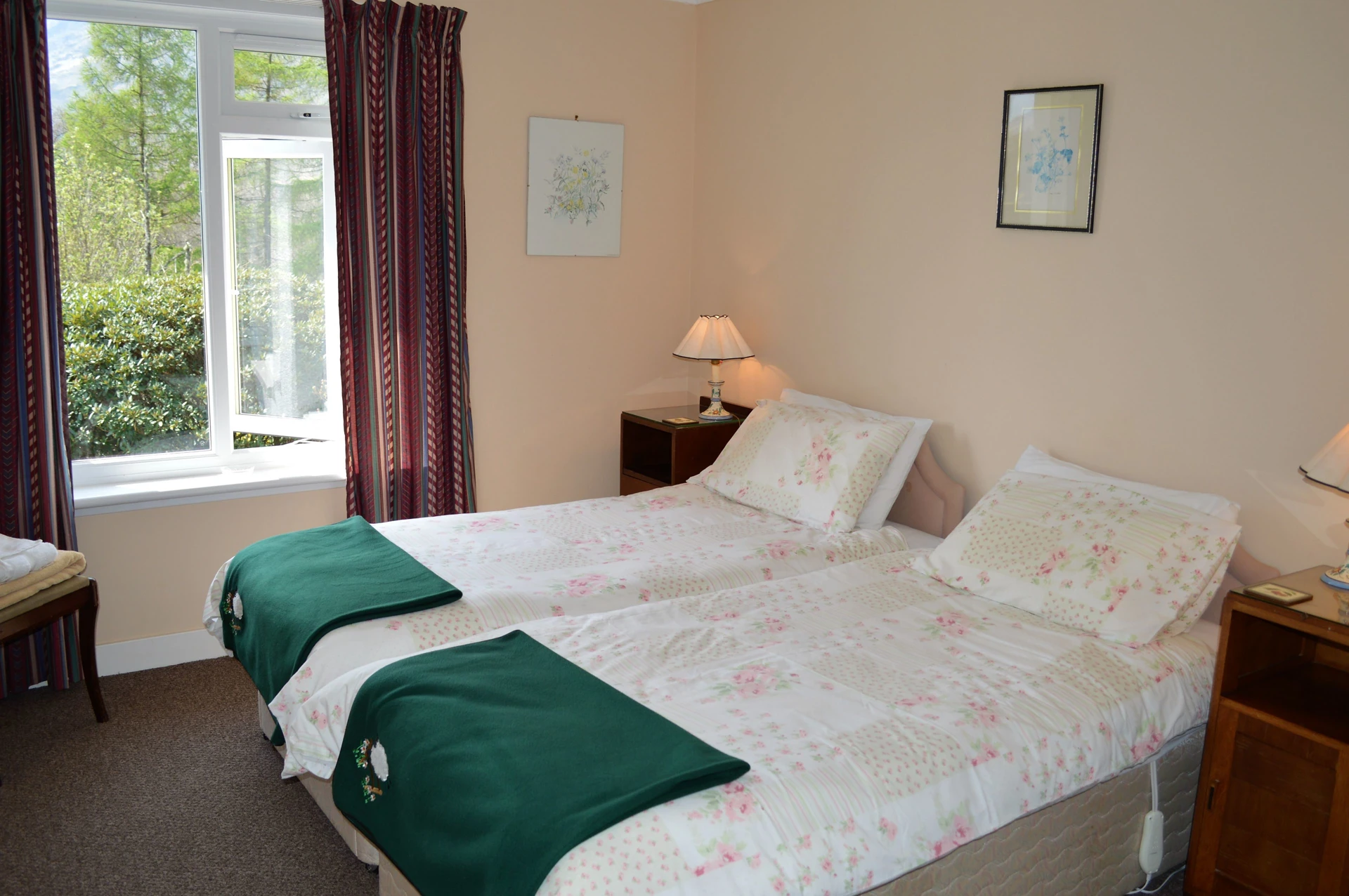 Inverfyne Cottage Image 1