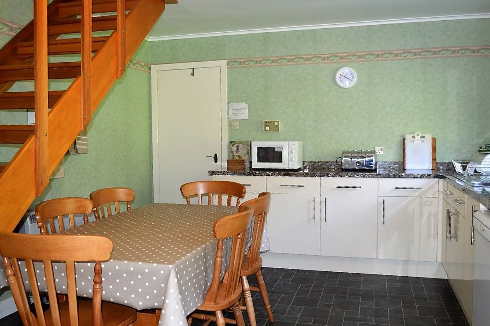 Inverfyne Cottage Image 1