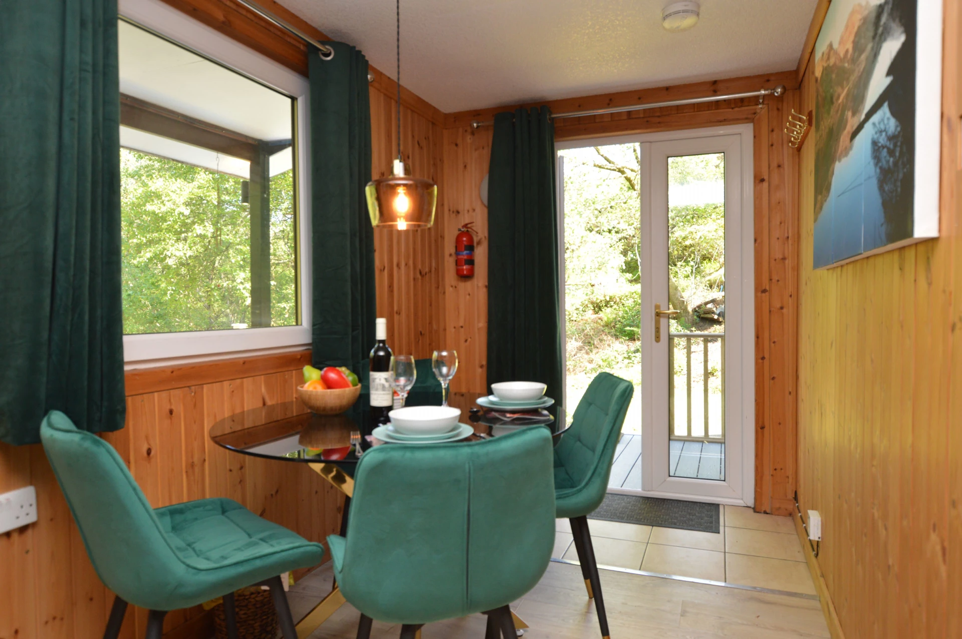 Ash Lodge with hot tub Image 1