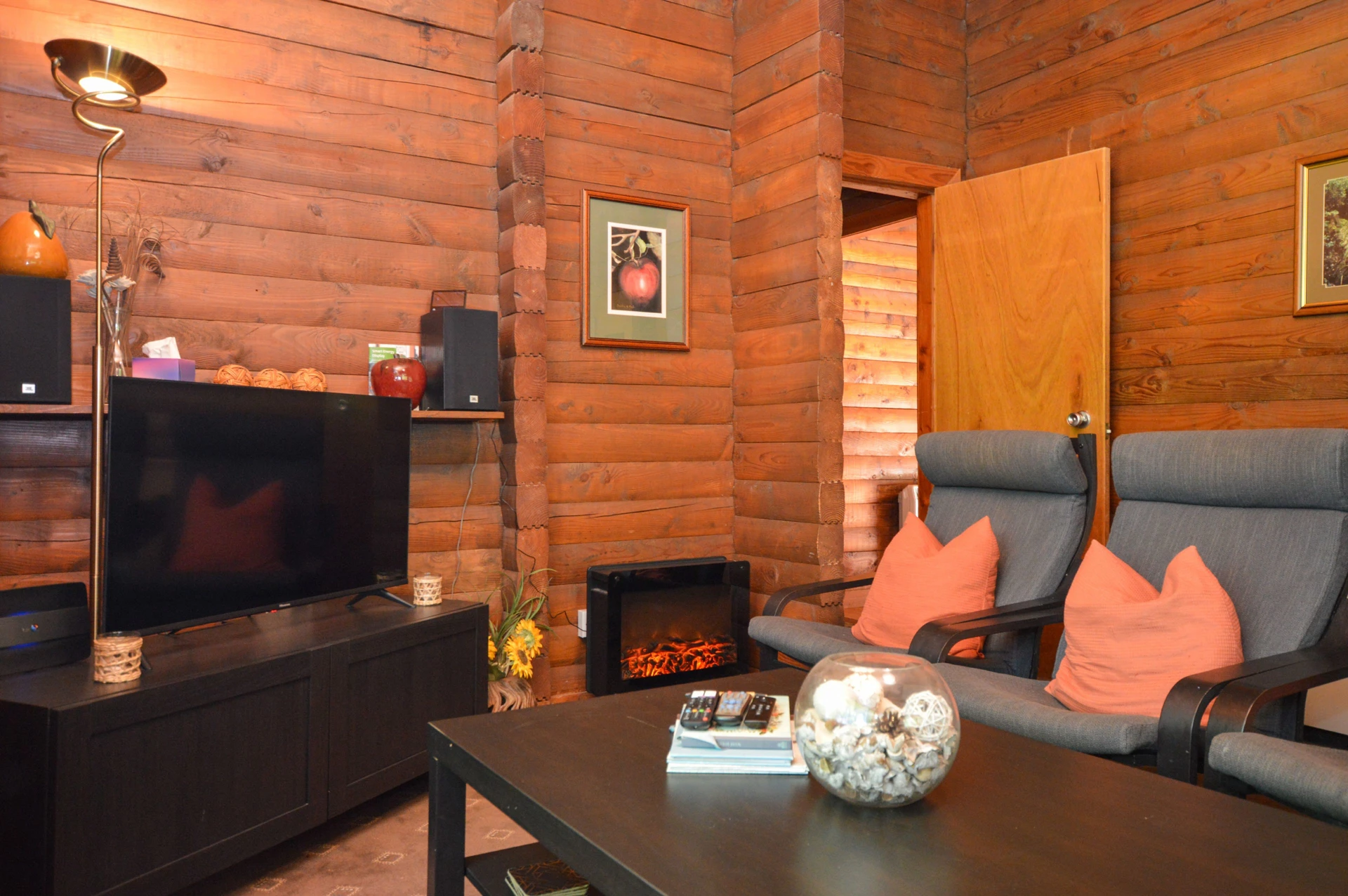 18 Lamont Lodges Image 1