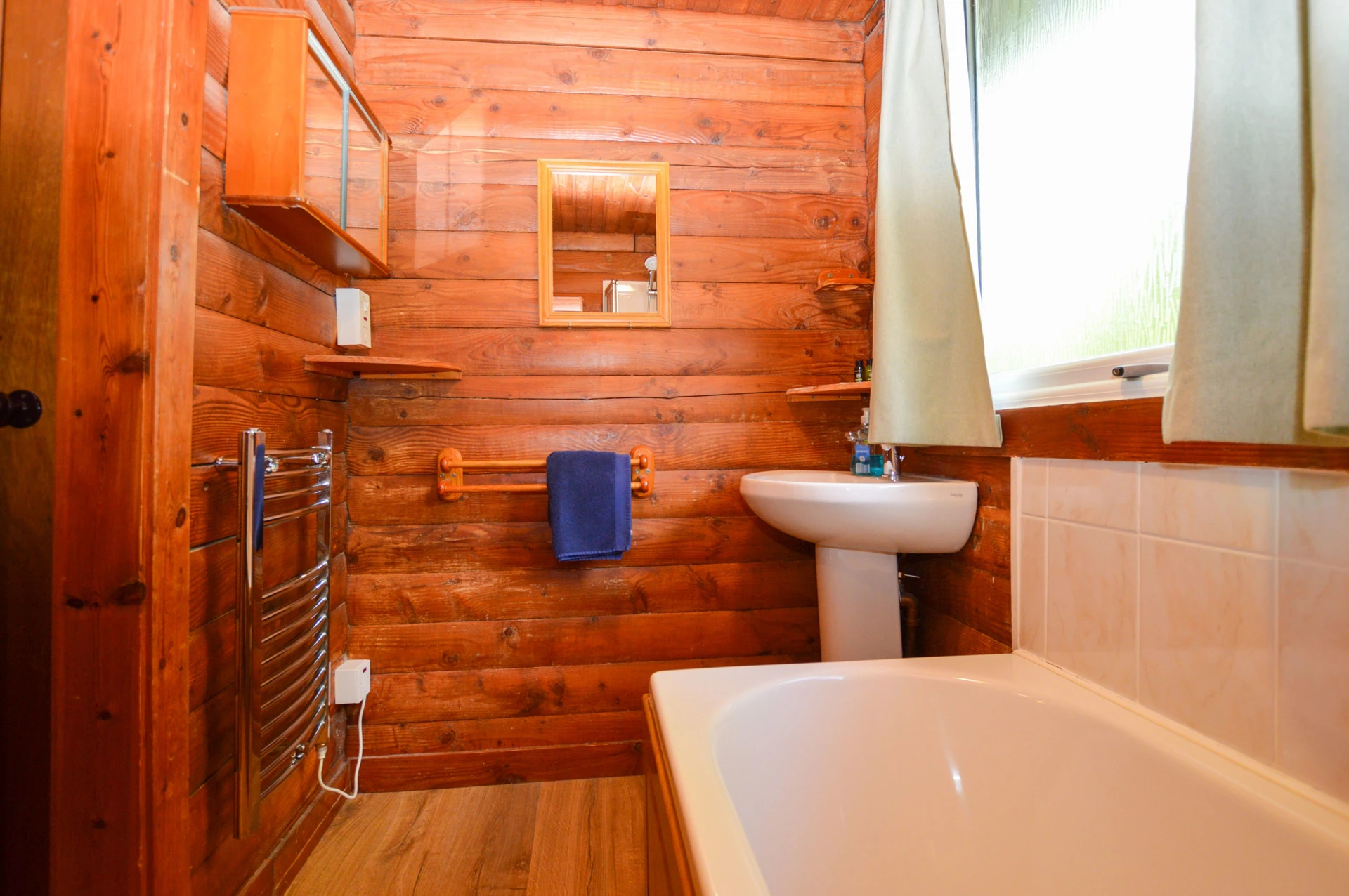 18 Lamont Lodges Image 1