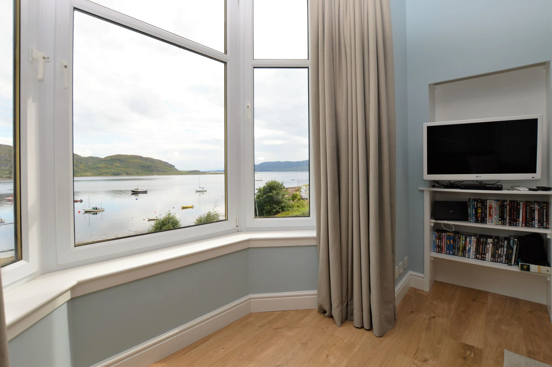 Upper Alta Apartment Image 1