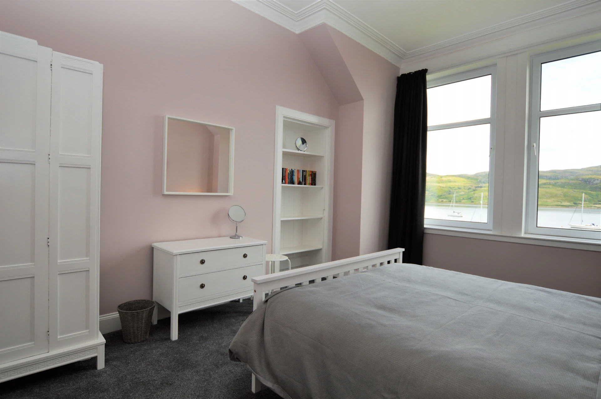 Upper Alta Apartment Image 1