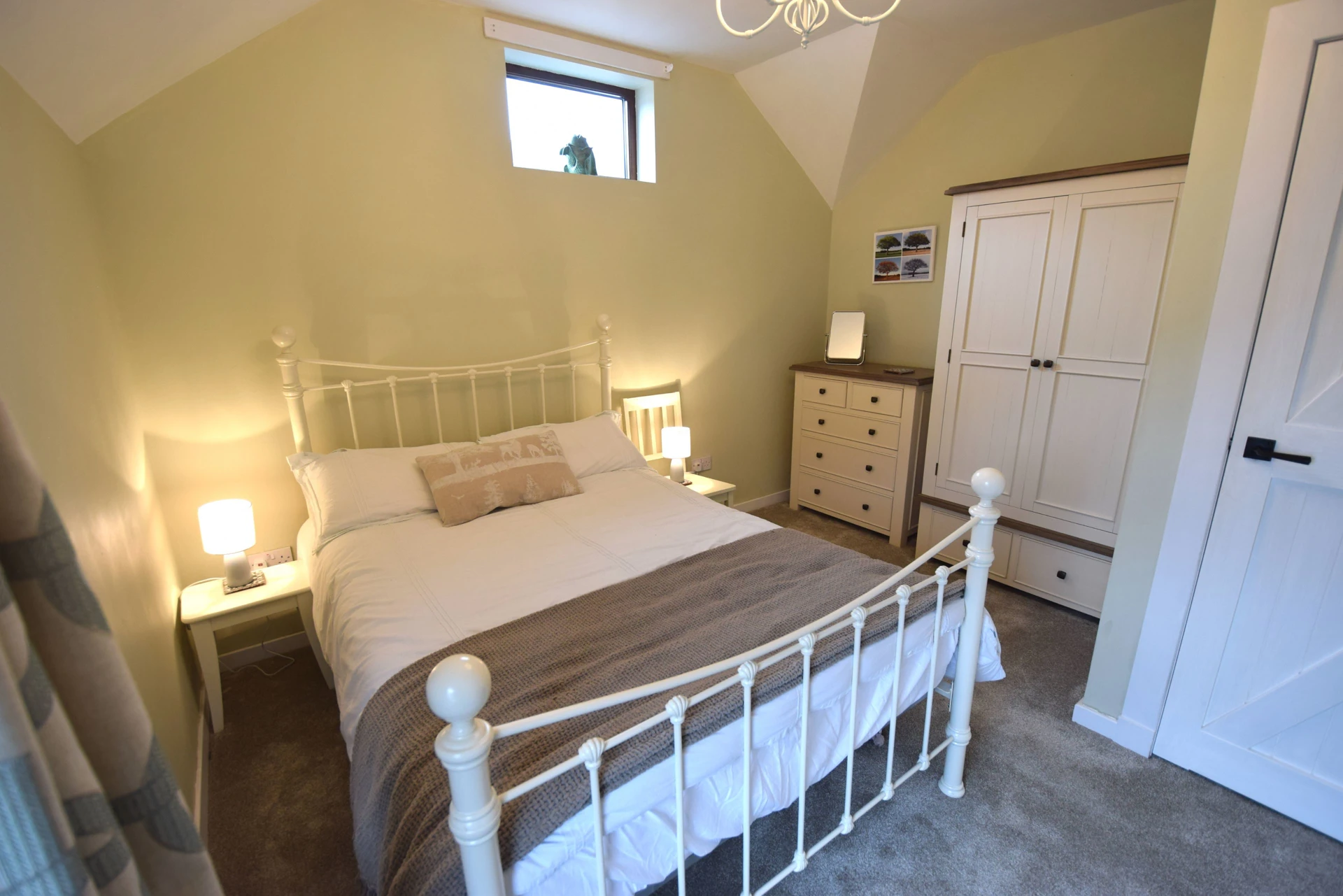 Arivean Cottage Image 1