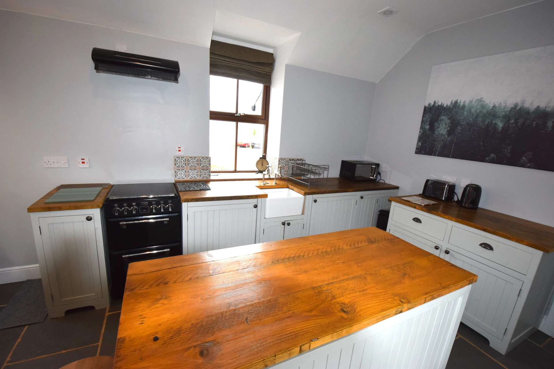 Arivean Cottage Image 1