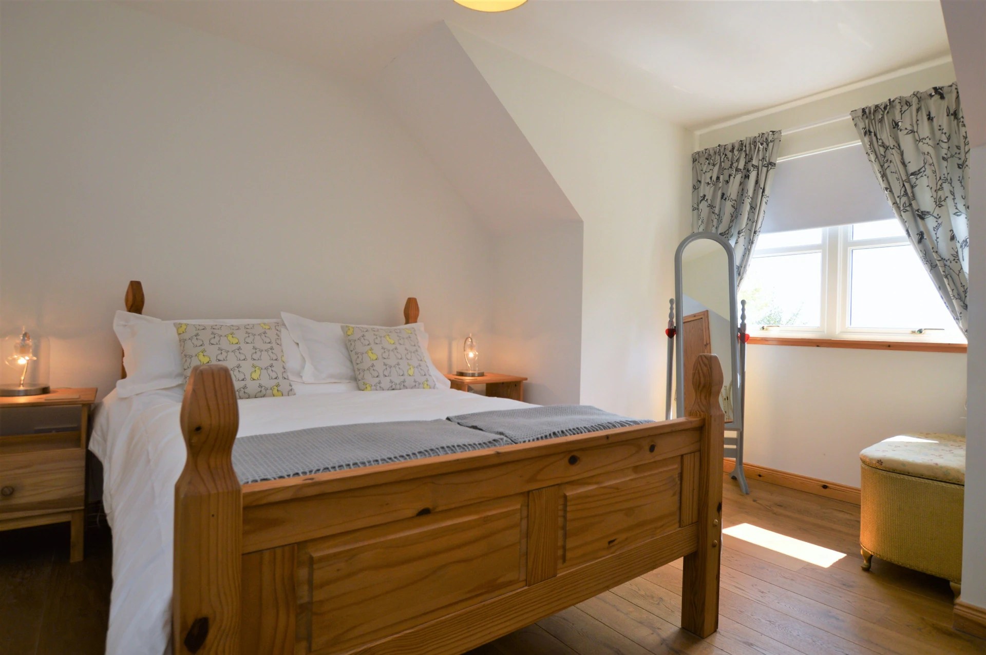 High Beach Cottage Image 1