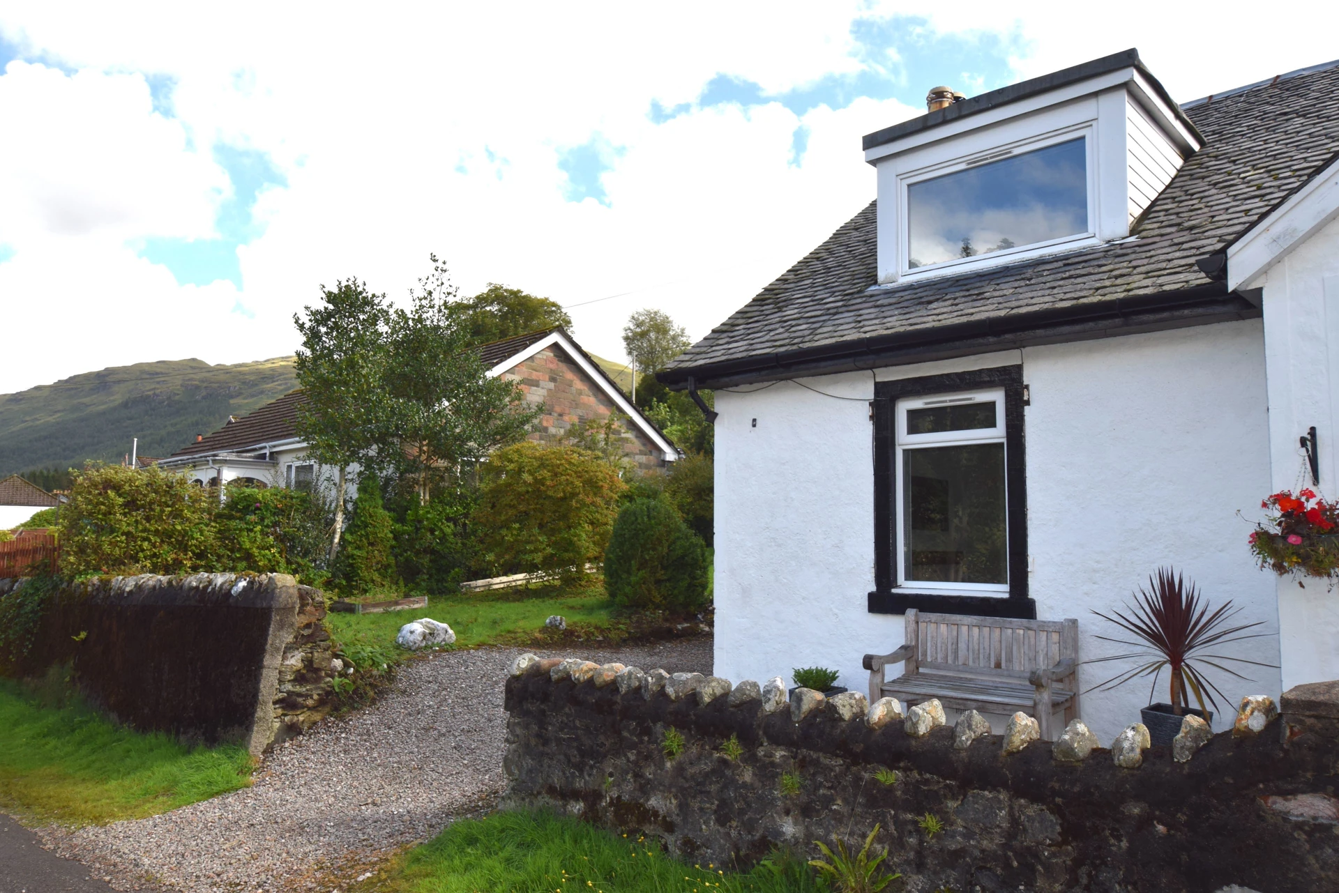 1 Planetree Cottage - Loch View Image 1