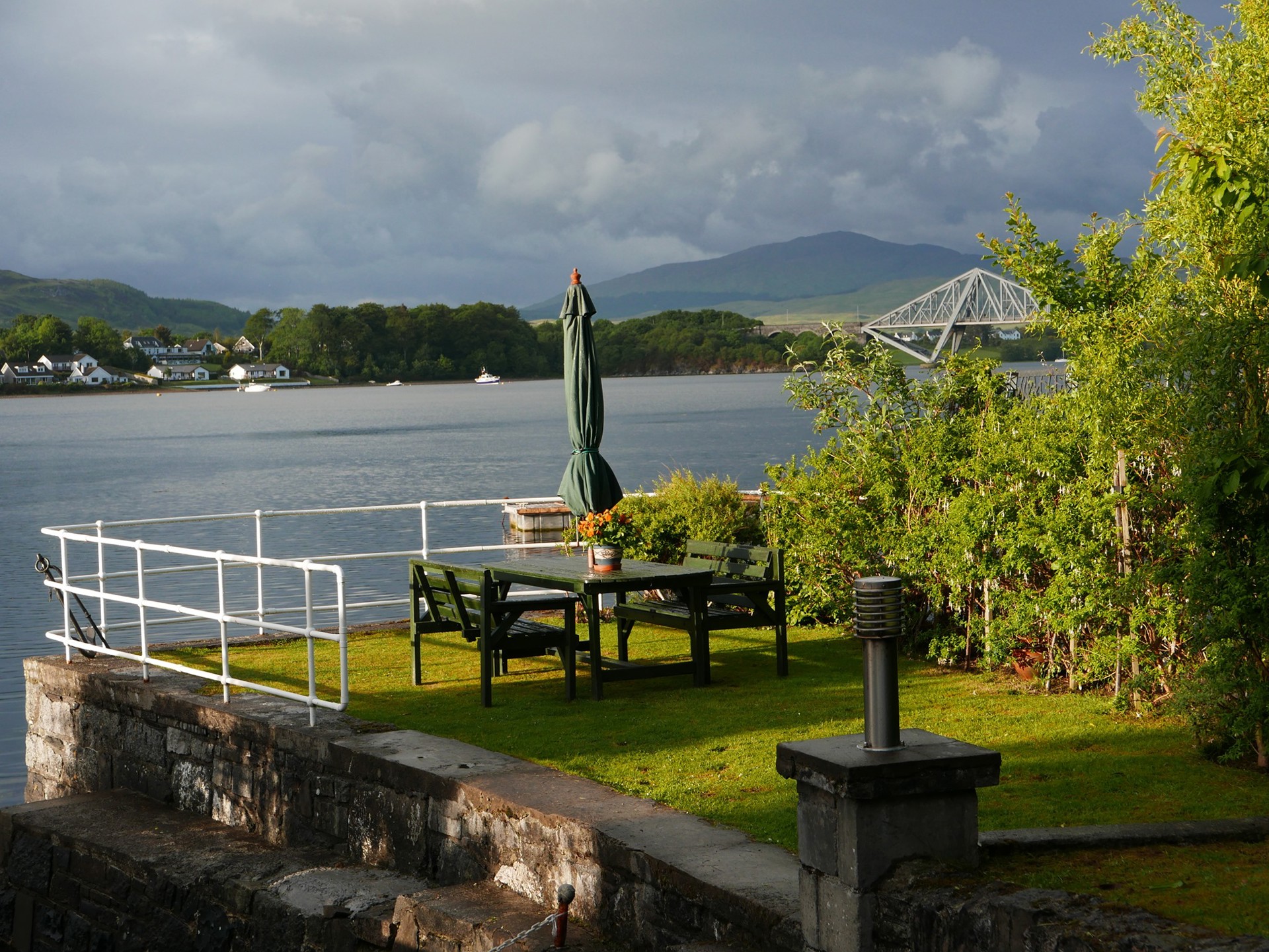 Background image - chalet_garden.jpg