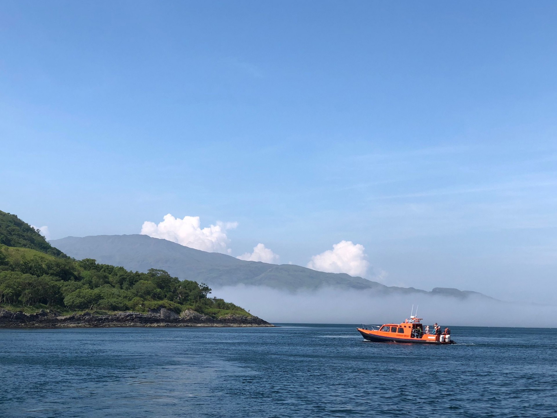 Background image - Venture West Boat Tours (1)