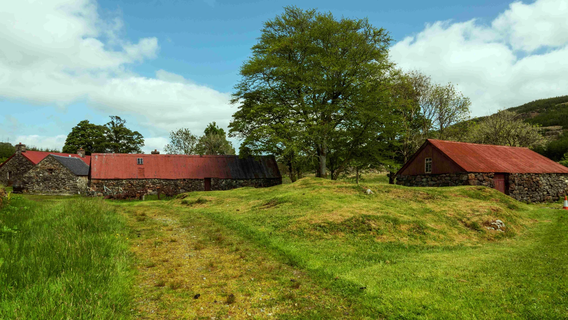 auchindrain_-_east_township_houses_and_barns.jpg