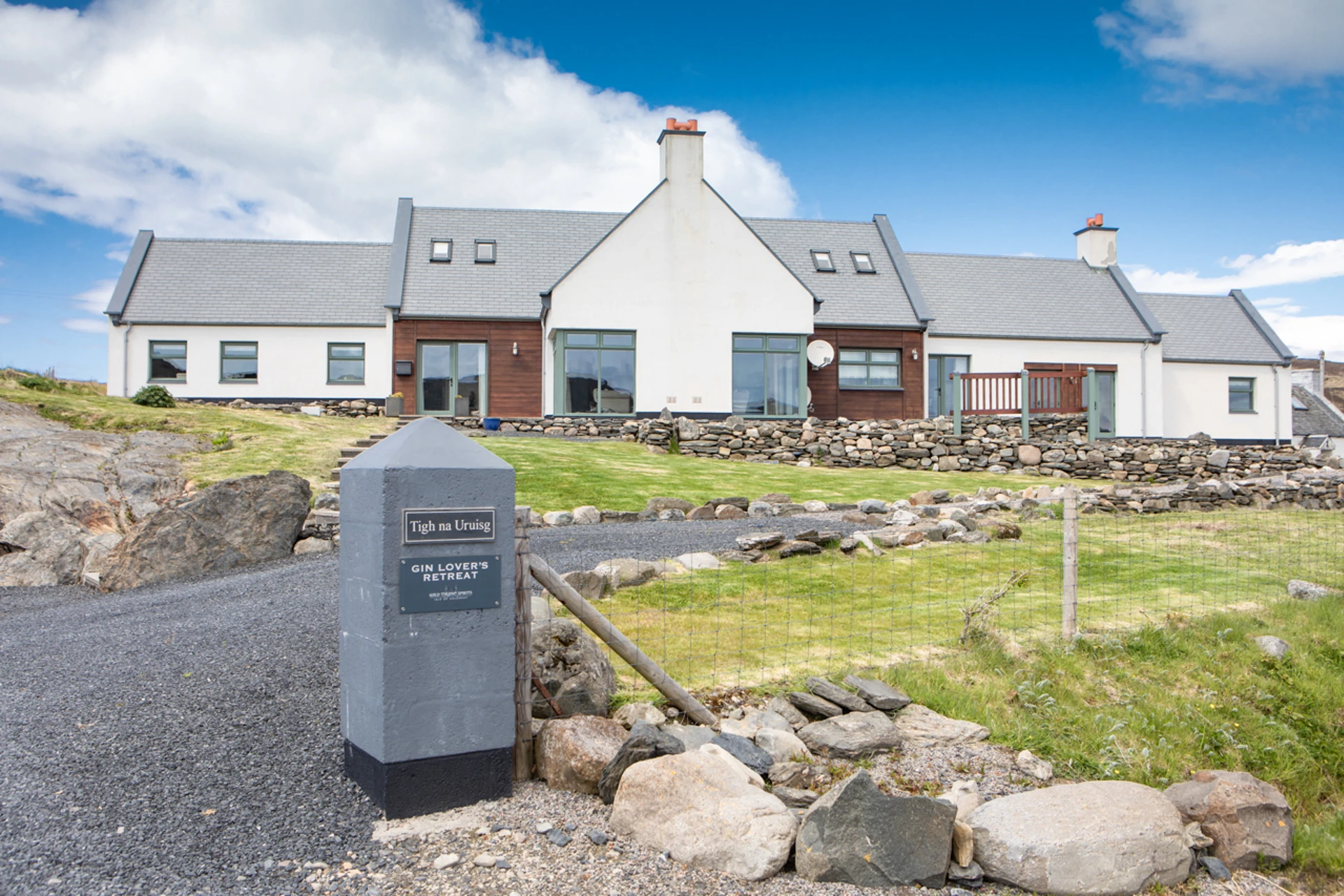 Background image - southqueensferryqfcrossing-roadbridge2.jpg