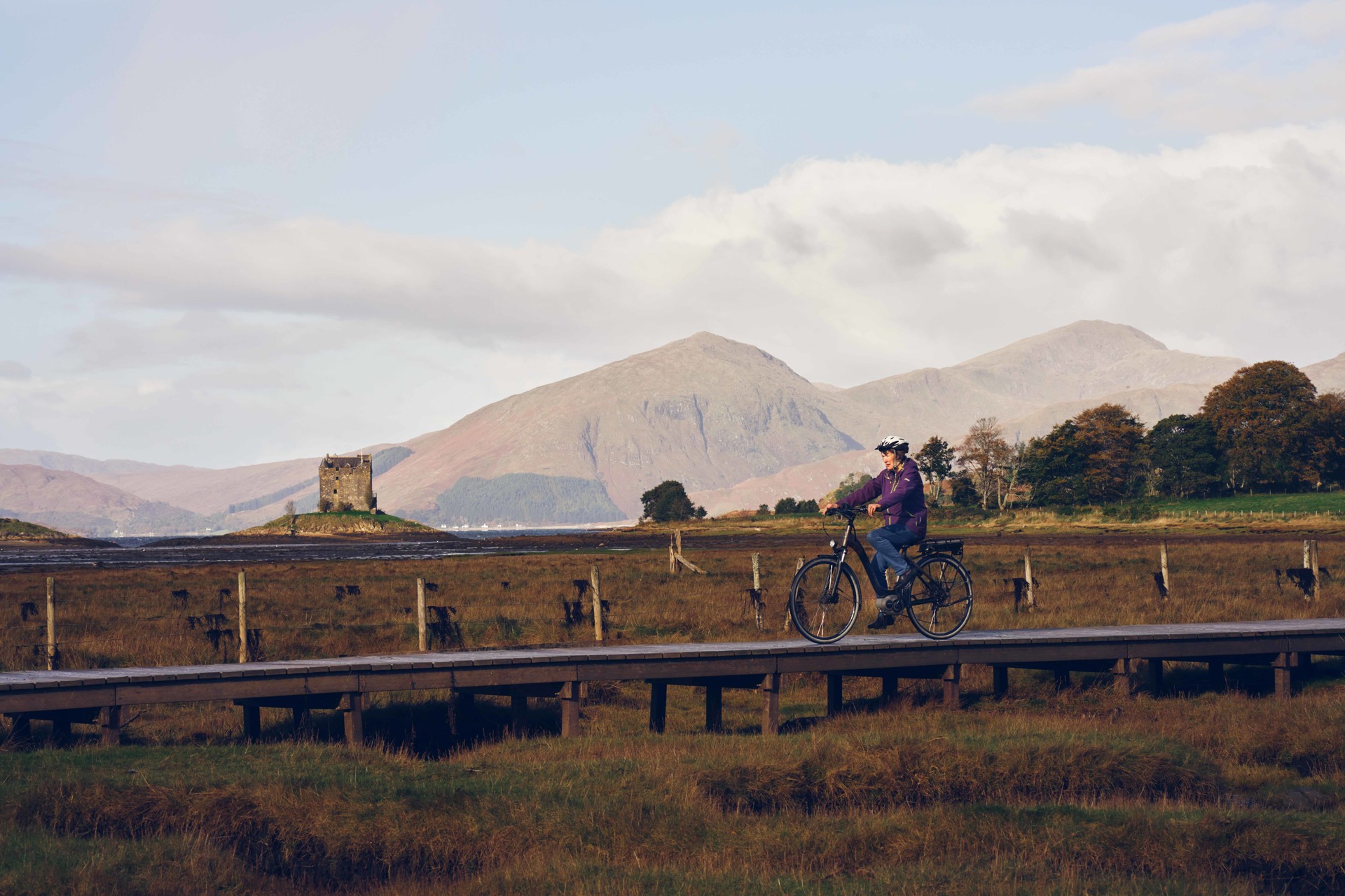 Background image - E_Bike_Castle_Stalker_StephenSweeneyPhotography