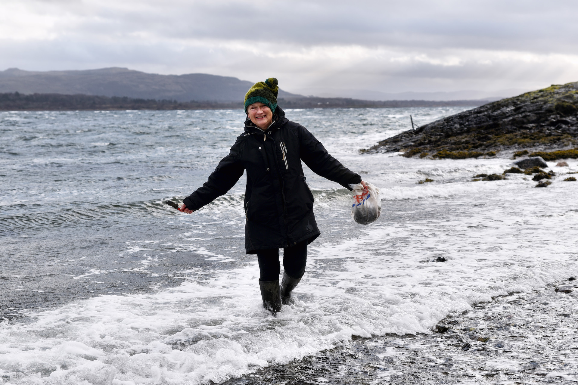 Background image - Tastetrails Eva Seaweedforaging Lismore3